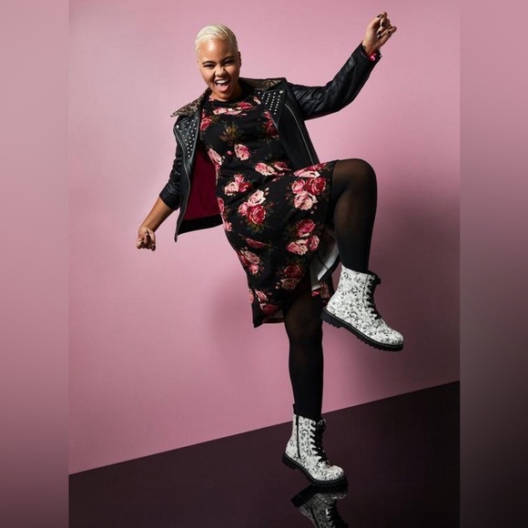 Betsey Johnson x Torrid Floral Ponte Skater Dress With Back Cutout Plus Size 2X - Picture 2 of 9